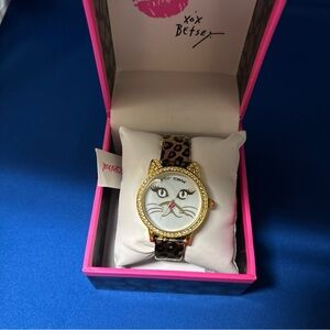 Betsey Johnson Watch Kitty Cat Face Motif Mother Of Pearl Leopard Strap See Pics